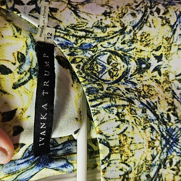 Ivanka Trump Like New Dress Size 12 - Picture 2 of 5